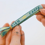 Tip! Zo bevestig je een smart bead stopper aan lint met tekst