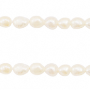 BQ Zoetwaterparels nugget ovaal 4-5x3-4mm Natural white