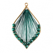 Gehaakte hanger met macramé draad en facetkraaltjes druppel Gold-metallic dark green