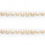 TQ zoetwaterparels nugget ovaal 6-7mm Natural white