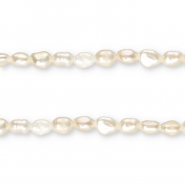 TQ zoetwaterparels nugget rond 6-7x5mm Natural white