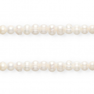 Imperfecte zoetwaterparels rond 7-8mm Natural white