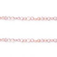 Imperfecte zoetwaterparels nugget 4-5mm Lilac rose