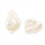 Imperfecte zoetwaterparels nugget high luster Natural white