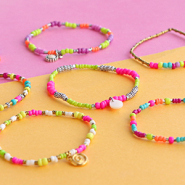 Inspiratiesets Sieraden inspiratie met glaskralen rocailles in zomerse neon kleuren