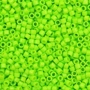 Miyuki kralen delica's 11/0 Duracoat opaque dyed kiwi green DB-2121