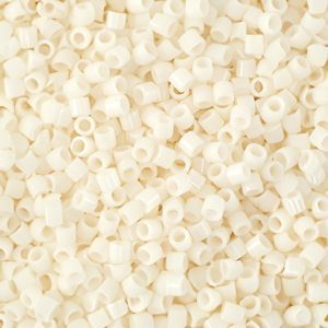 Miyuki kralen delica's 15/0 Opaque Bisque White DBS1490