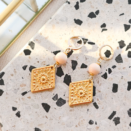 Ga aan de slag! Maak met glaskralen bohemian kettingen en oorbellen