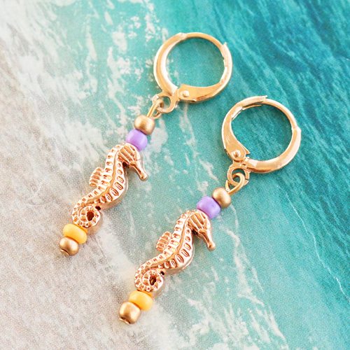 Deze sieraden maakten wij met de zomerse DQ metaal collectie: