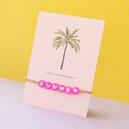 Aan de slag met macram&eacute; draad, acryl letterkralen en sieradenkaartjes: