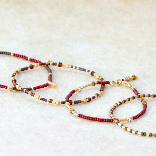 Met Miyuki kralen kun je deze trendy armbandjes maken: 