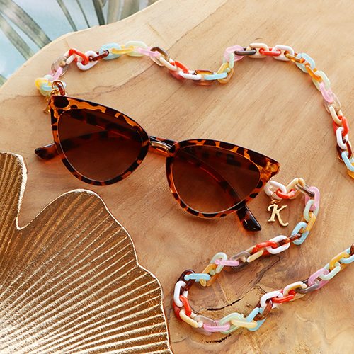 Ontwerp fashion statement sieraden en accesoires met de populaire acrylic chains 