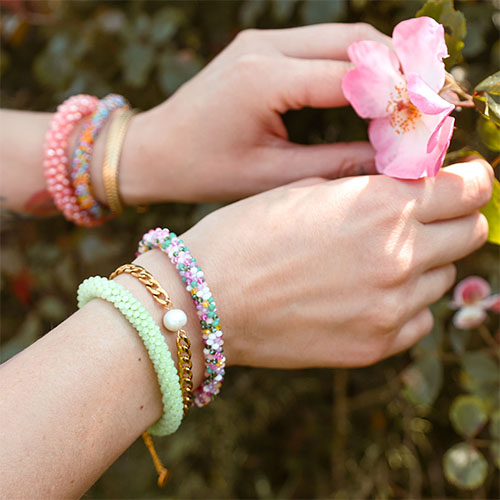 Zo verwerk je top facet oorbel onderdelen en armbanden in jouw collectie