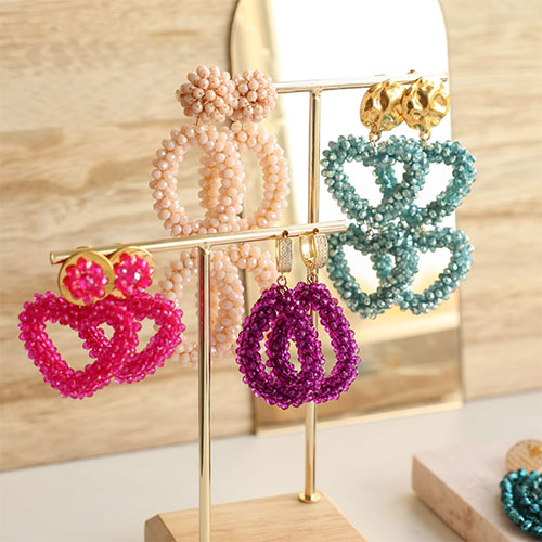 Zo verwerk je top facet hangers in trendy oorbellen