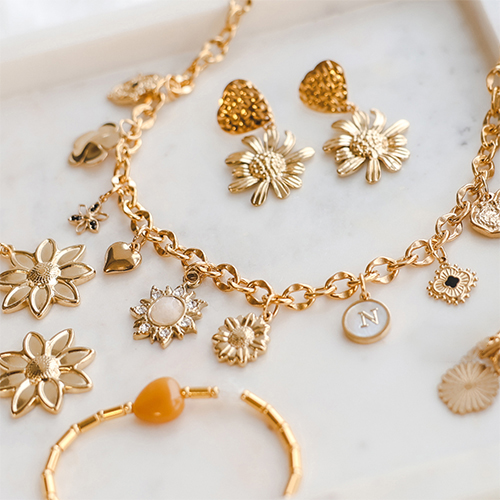 Get creative met rvs bedels in bloemvorm