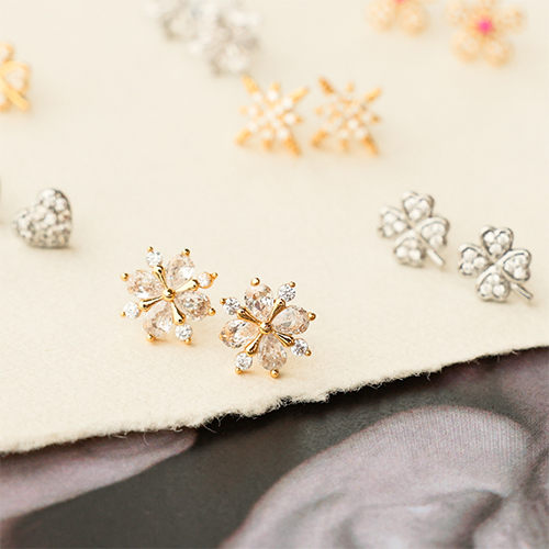 Laat je inspireren door onze nieuwe brass TQ metaal oorbellen