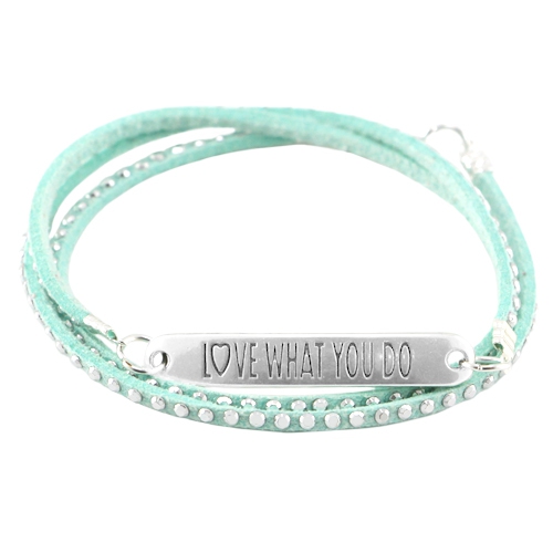 Mooie sieraden met imi su&egrave;de met strass en studs