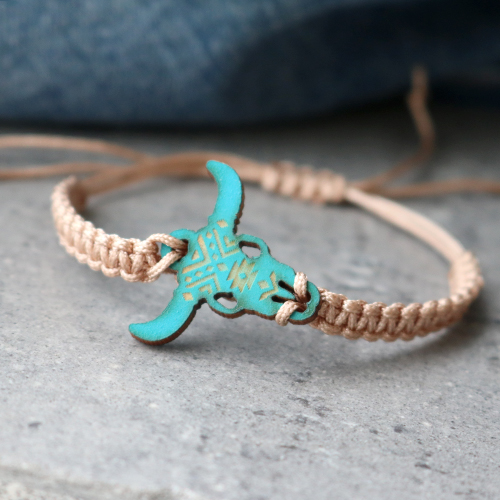 Met deze leuke hangertjes van hout en acryl maak je sieraden met een bijzondere western boho look 