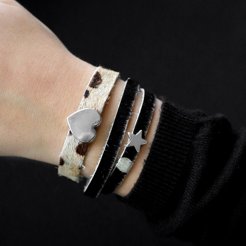 Fashionable armbanden gemaakt met nature leer met dierenprint!