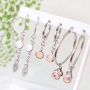 Diverse sieraden met crystal glas hangers