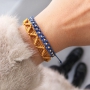 Vrolijke armbandjes met nieuw macram&eacute; draad: perfect voor het najaar!