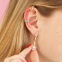 Bekijk hier hoe je ear cuffs op de leukste manieren kunt combineren 