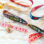 Cre&euml;er feestelijke armbandjes en cadeaus met BY31&reg; lint & belletjes