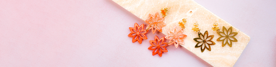 Nieuwe unieke collectie resin en rvs hangers 