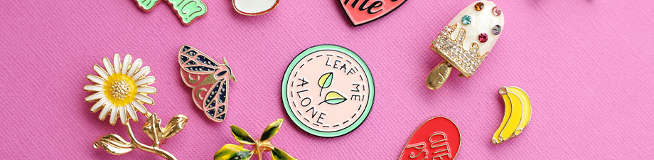 Nieuwe kleurrijke collectie broches en pins Nieuwe kleurrijke collectie broches en pins