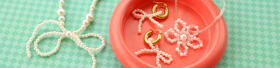 Nieuwe schitterende statement hangers: parelstrikjes 