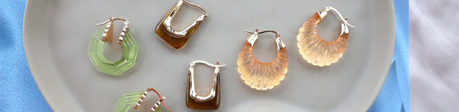 Shop nu! Kleurrijke resin oorbellen in diverse vormen Shop nu! Kleurrijke resin oorbellen in diverse vormen